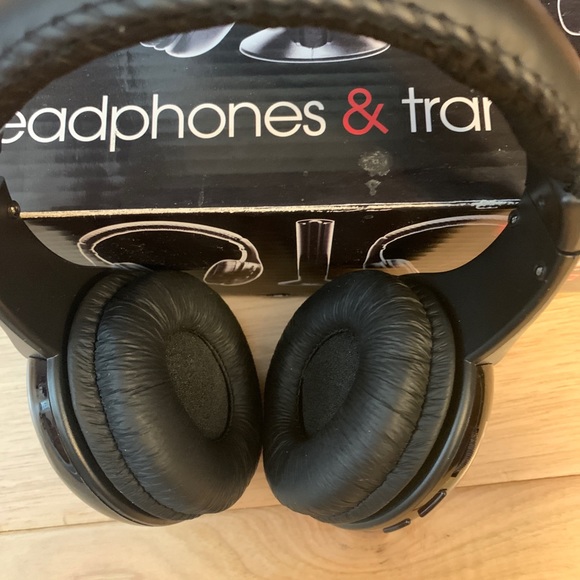 NWOT/in Box Wireless TV Headphones/Transmitter - Picture 9 of 10